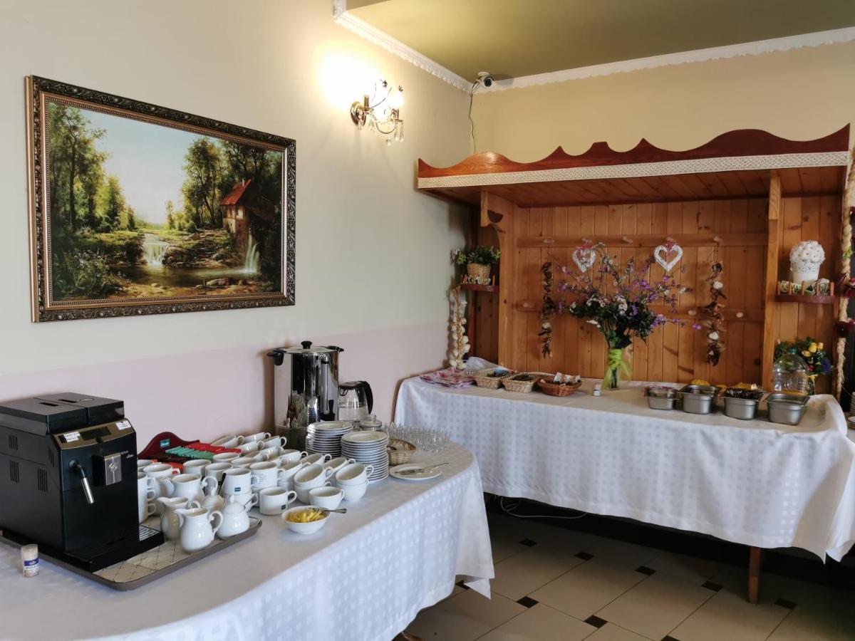 Palac Koronny Noclegi & Wypoczynek Wodzisław 외부 사진